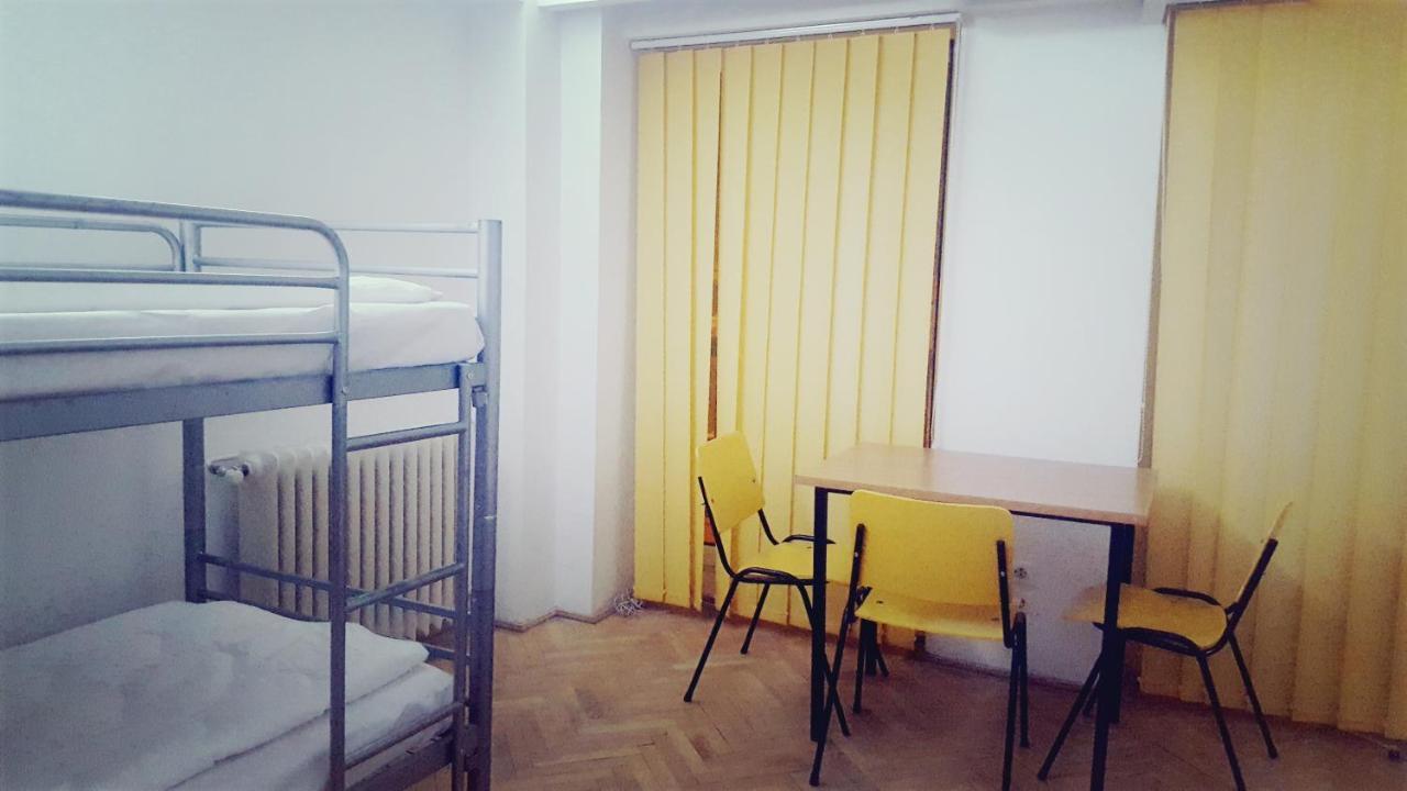 Sleep Inn Hostel Bucharest Exterior photo