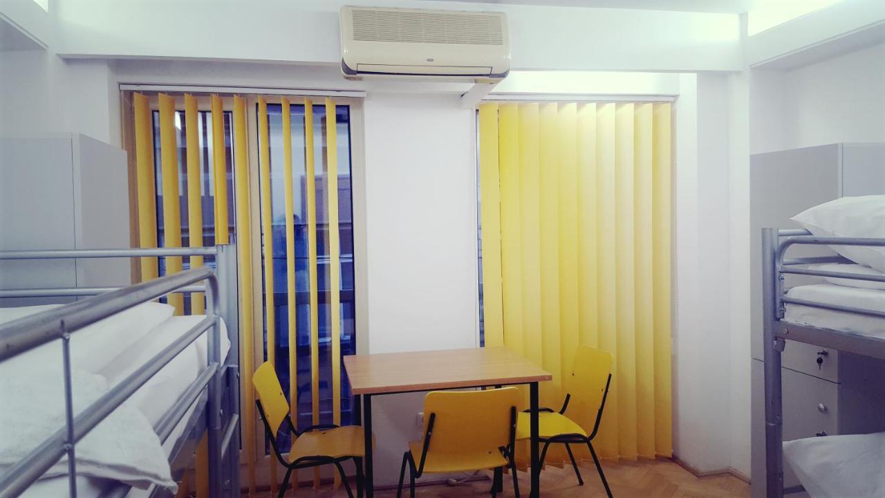 Sleep Inn Hostel Bucharest Exterior photo