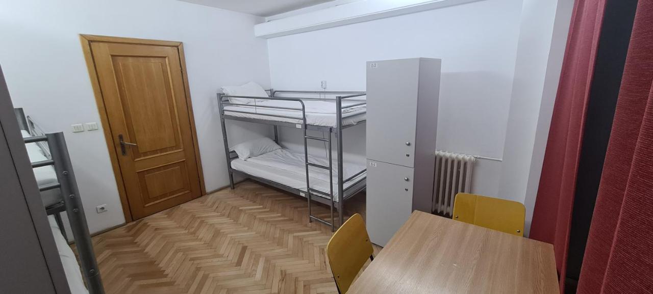 Sleep Inn Hostel Bucharest Exterior photo